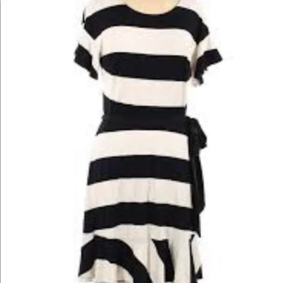 5 pounds of Woman’s resell bundle and I also offer children's and men's or a mix - Picture 11 of 16